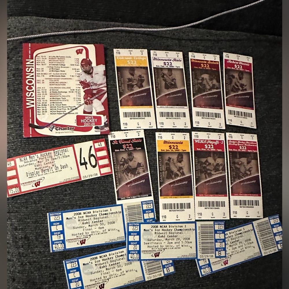 Lot of 13 Wisconsin Badgers 2007-08 hockey Ticket Stubs with 1 magnet Minnesota